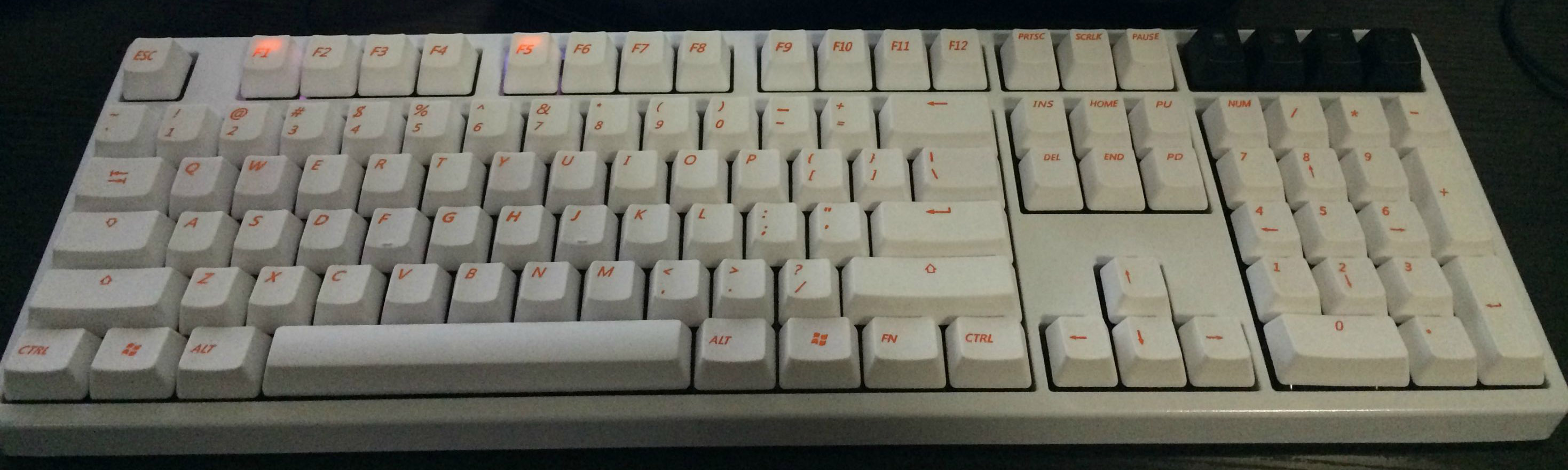 My Ducky Shine 3 White Edition with a set of Orange/White Vortex Doubleshot PBT keycaps